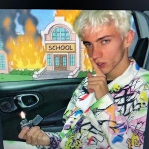 Meet your Posher, Camille